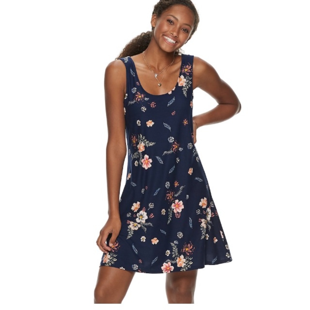 Mudd dress with A floral pattern and an open-back